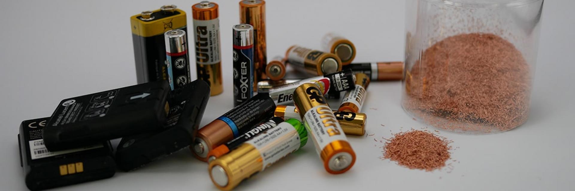 Tudo o que você precisa saber sobre o manuseio de pós e componentes de baterias