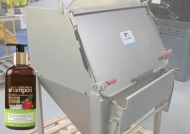 shampoo-processing-line Discharge of bags for feeding a mixing tank