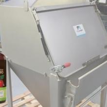 shampoo-processing-line Discharge of bags for feeding a mixing tank