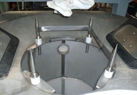 Pointe crève sacs en "U"