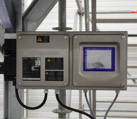 Détecteur magnétique sur ligne de conditionnement de cartons