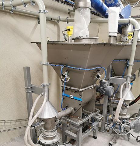 tremonha-sobre-alimentador-de-parafuso.jpg Tremonha sobre alimentador de parafuso