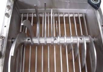 vidange-sacs-automatique--manipulateur-sacs-emotteur-sur-mesure.png Découpe de sacs